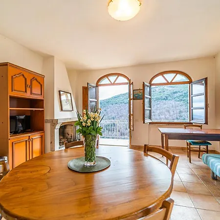 Dom wakacyjny Delle Noci - Goelba *